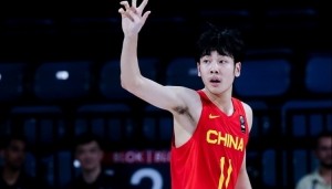 开云官网-表现不俗！张博源半场11投6中&amp;罚球5中5 得到17分4篮板