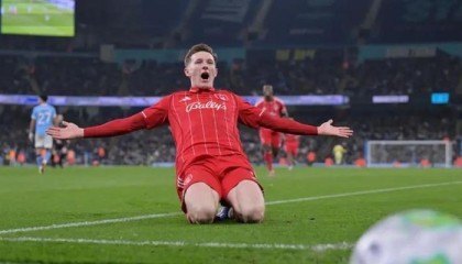 开云体育官网-爆冷平局！保级球队一战搅动曼城冠军梦，或将决定本赛季英超冠军归属|阿森纳|诺丁汉森林|森林|枪手|逼平_新浪体育_新浪新闻